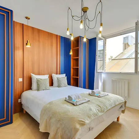 Bluestay 86 - 13 פריז